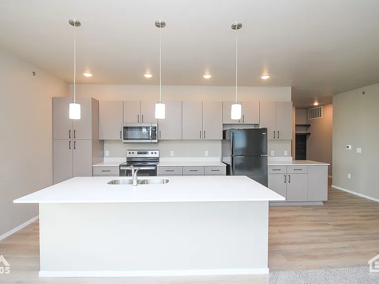 University Hills Village — Photo 295