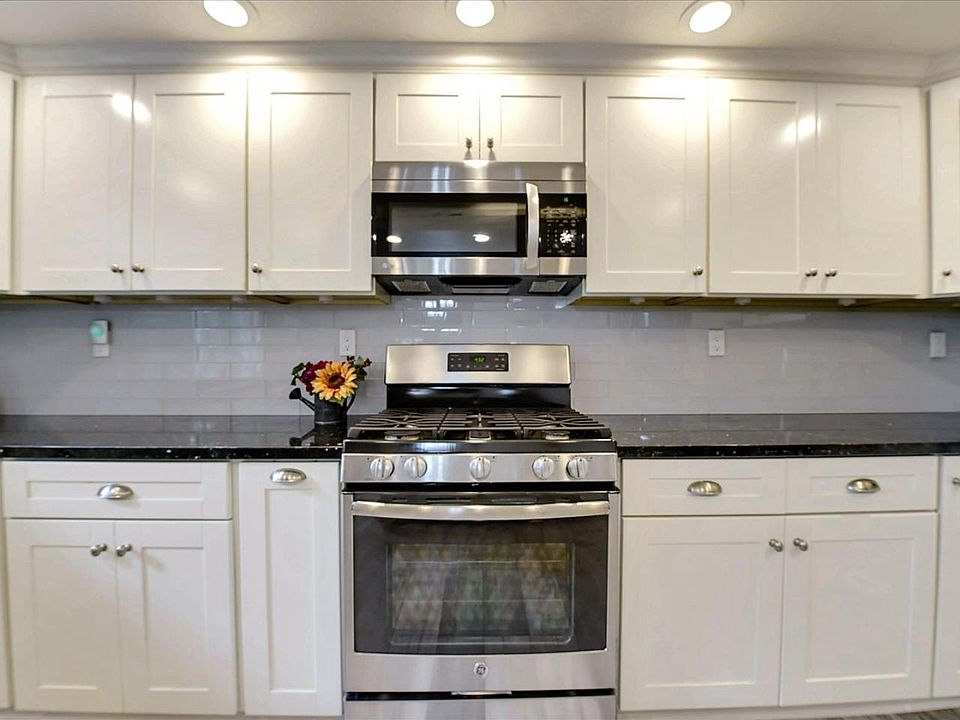 1st image of 130 Baroni Ave APT 5