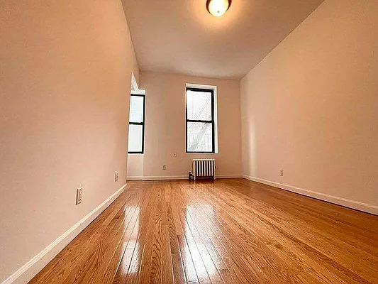 Rented by Century 21 Premier  | media 19