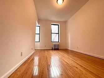 Rented by Century 21 Premier 