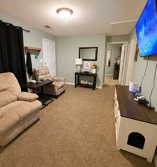 330 Porter Ave #D — Photo 1