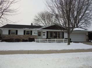 612 S 31st St, Manitowoc, WI 54220
