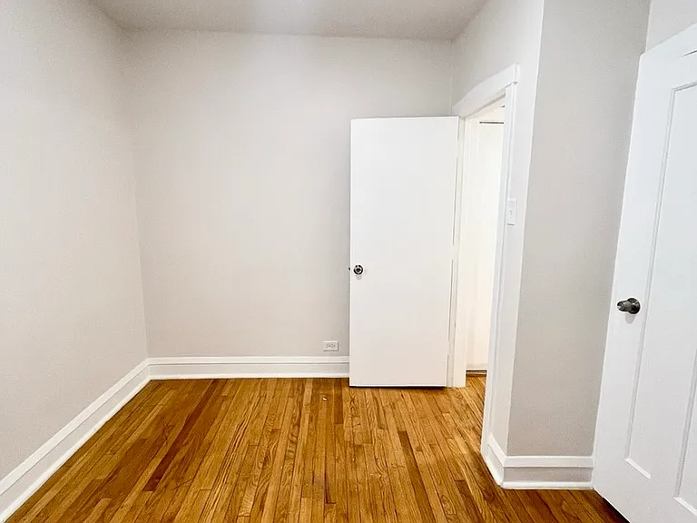 1327 N Lorel Ave #2W — Photo 13