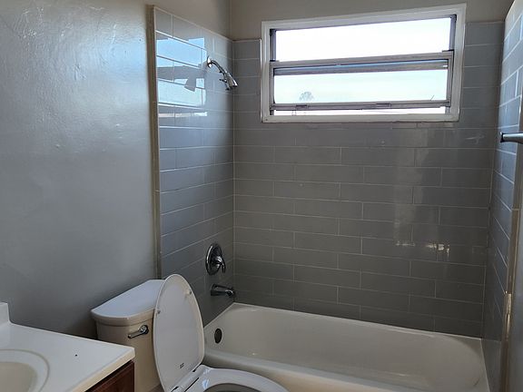 5th image of 4138 37th St