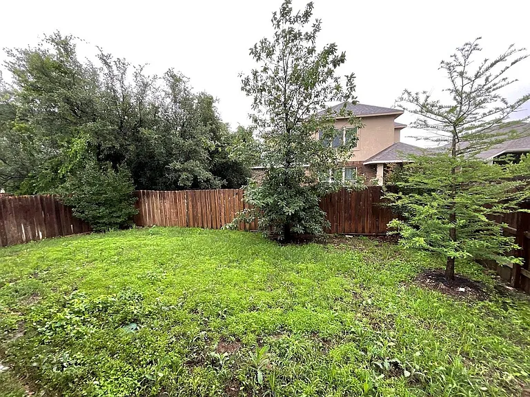 624 Golden Glory Rd — Photo 29