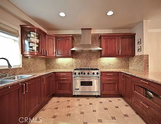 4th image of 1828 Glendon Ave Penthouse 1