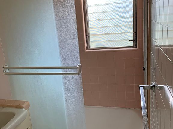 4th image of 149 E Diamond St #A