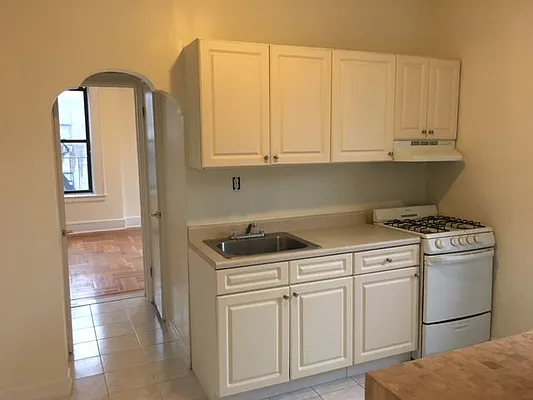 Rented by The MJS Group NY LLC | media 28