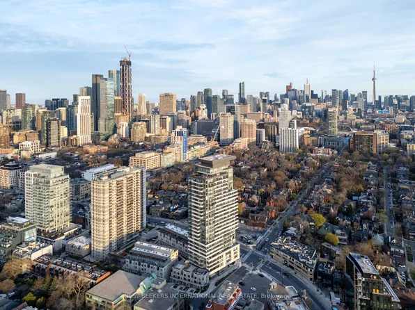 181 Bedford Rd #507, Toronto, ON M5R 0C2