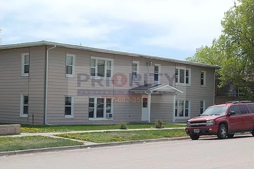 107 Ross Ave Photo 1