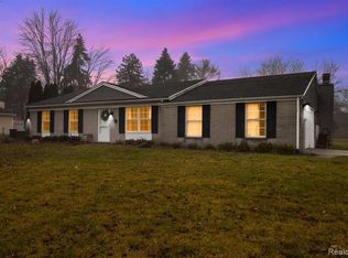 1665 Oak Grove Dr, Walled Lake, MI 48390