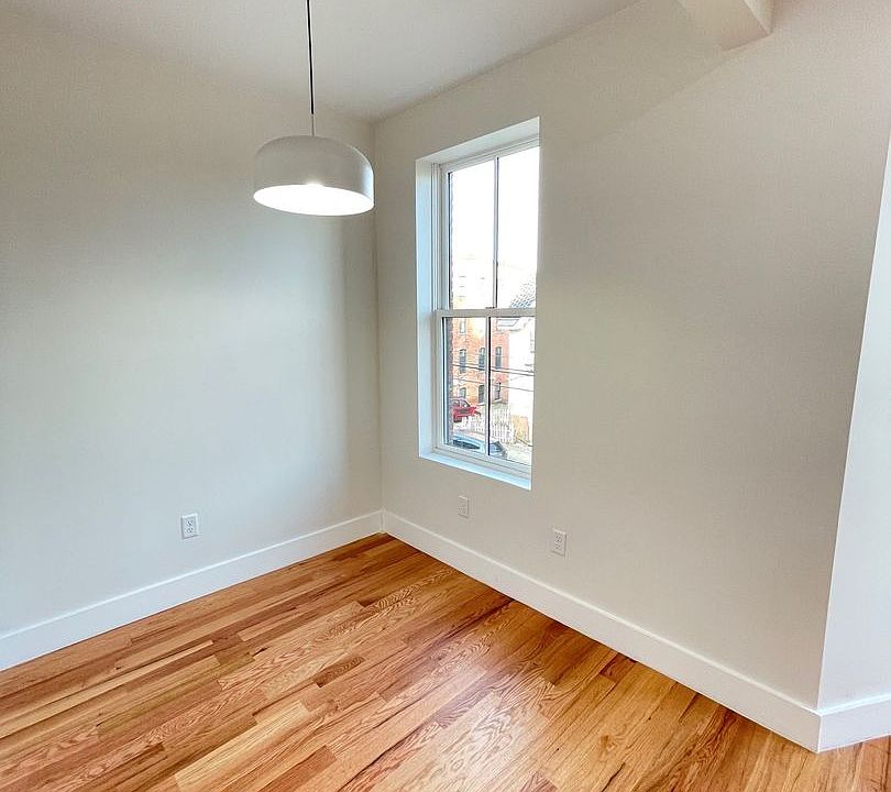 1st image of 111 Johnston St Floor 2