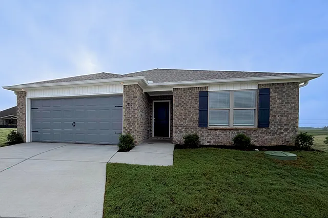 3 bed, 1355 sqft, $1,550 — Photo 2
