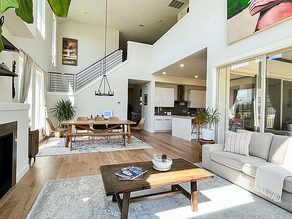 2nd image of 5230 Randwick Trl