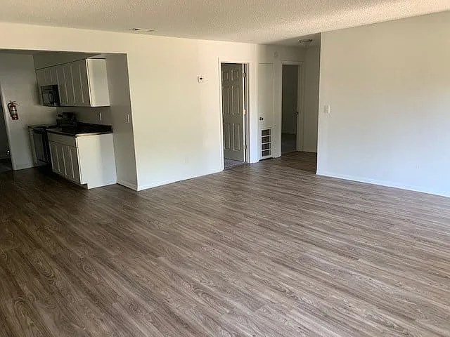 Country Lakes Apartments — Photo 4