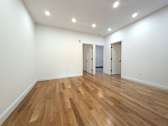 4th image of 120 Sullivan St APT 4E