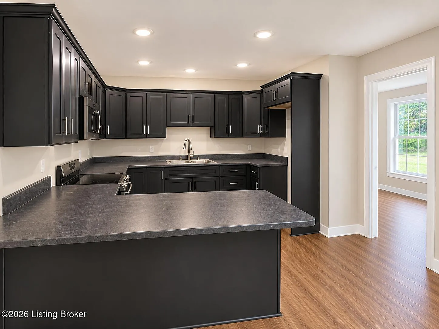 3 bed, 2.0 bath, 1215 sqft, $1,795 — Photo 3