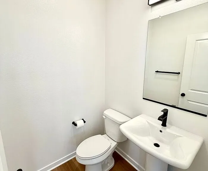 135 Evergreen Ln — Photo 8