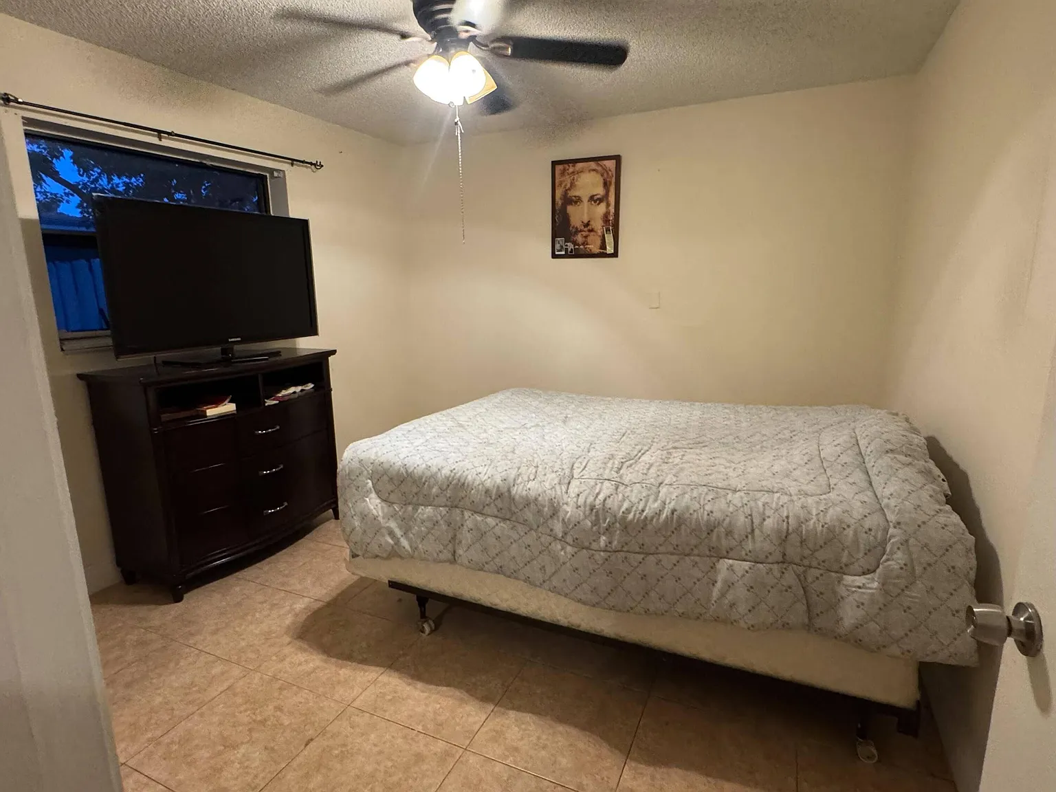1 bed, 1.0 bath, 2372 sqft, $2,000 — Photo 3
