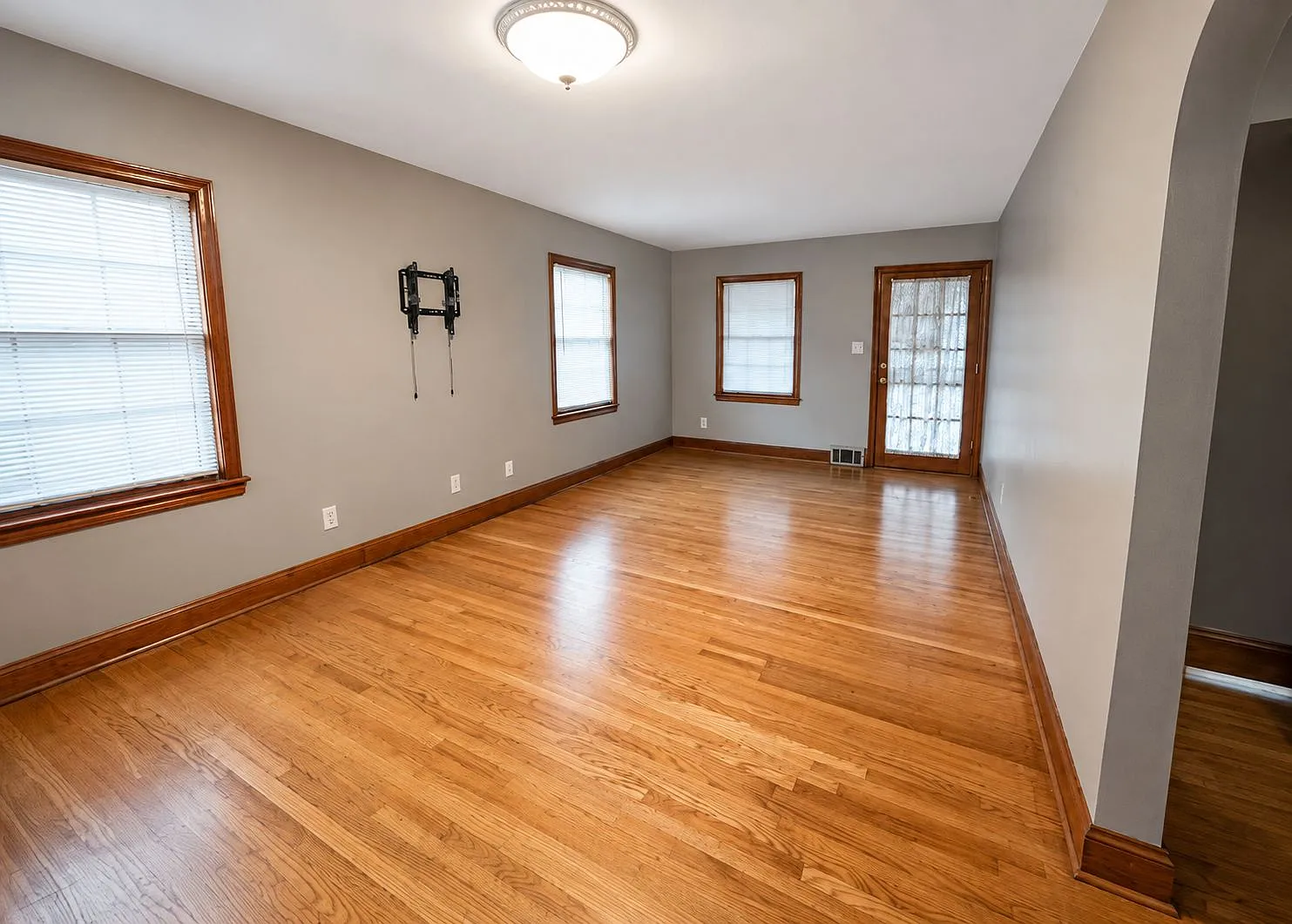 3 bed, 1405 sqft, $1,750 — Photo 2