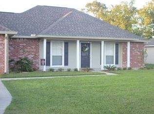 43306 N Henderson Ave, Prairieville, LA 70769