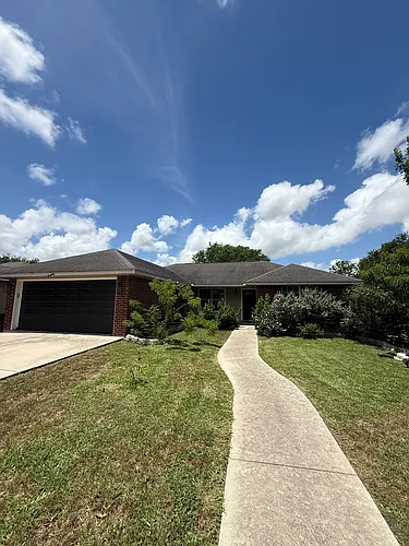 2070 Bentwood Dr Photo 1
