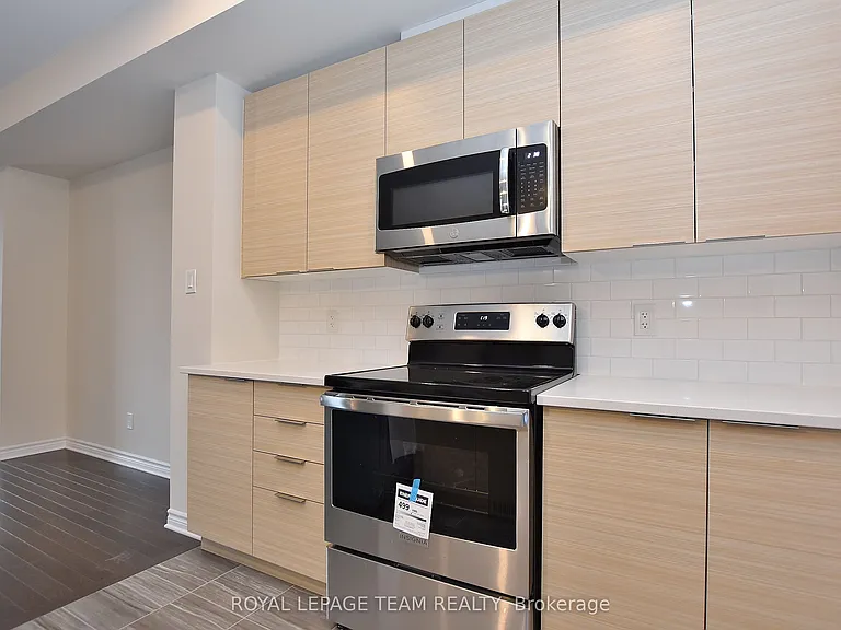 30 Rookie Cres — Photo 12