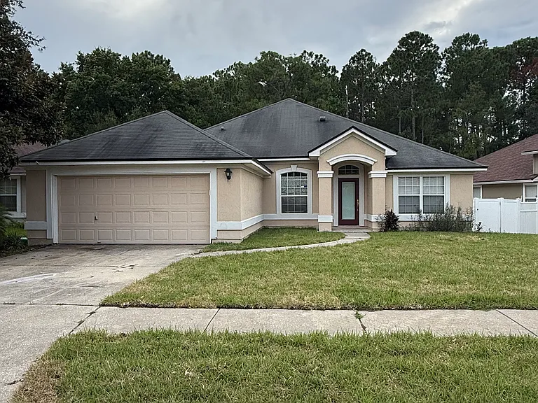 2802 Coachman Lakes Dr — Photo 1