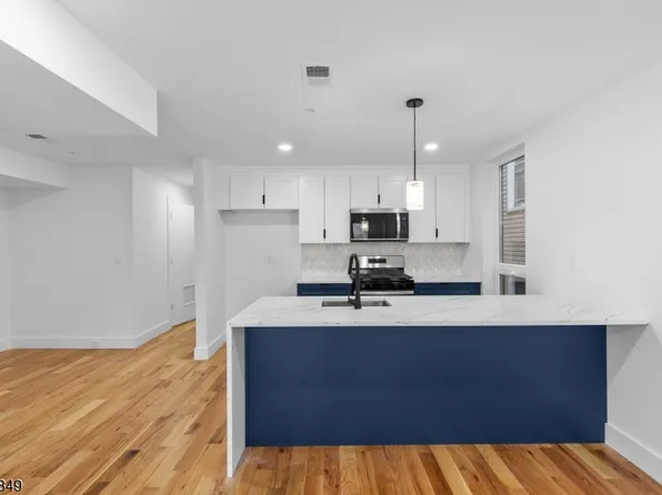 37 S 7th St, Newark, NJ