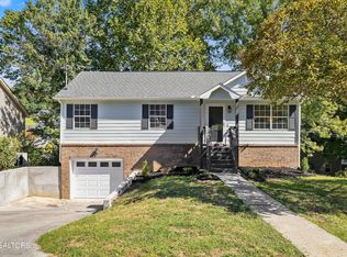 4632 Woodbridge Ln, Knoxville, TN 37921
