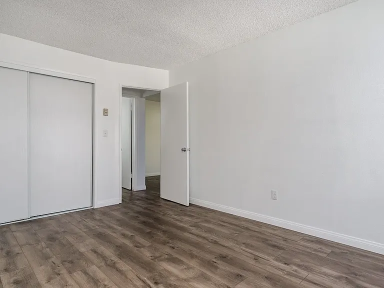 279 Moss St #8 — Photo 11