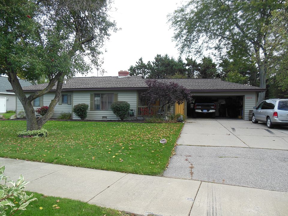 1st image of 2634 Pineview Dr NE