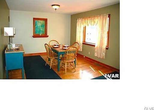 4th image of 2674 Hermitage Ave