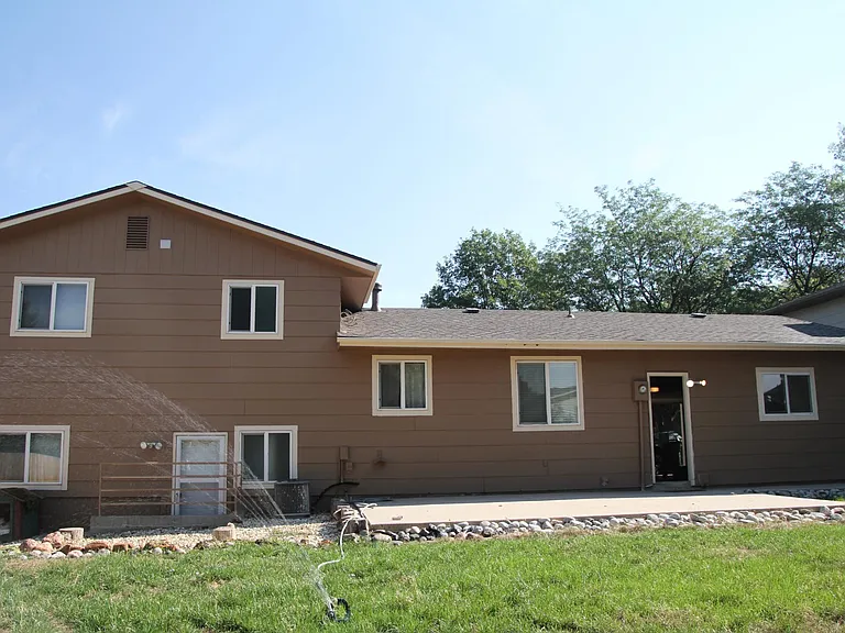 1085 Applewood Dr — Photo 6