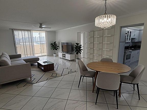 4th image of 1833 S OCEAN Drive #808