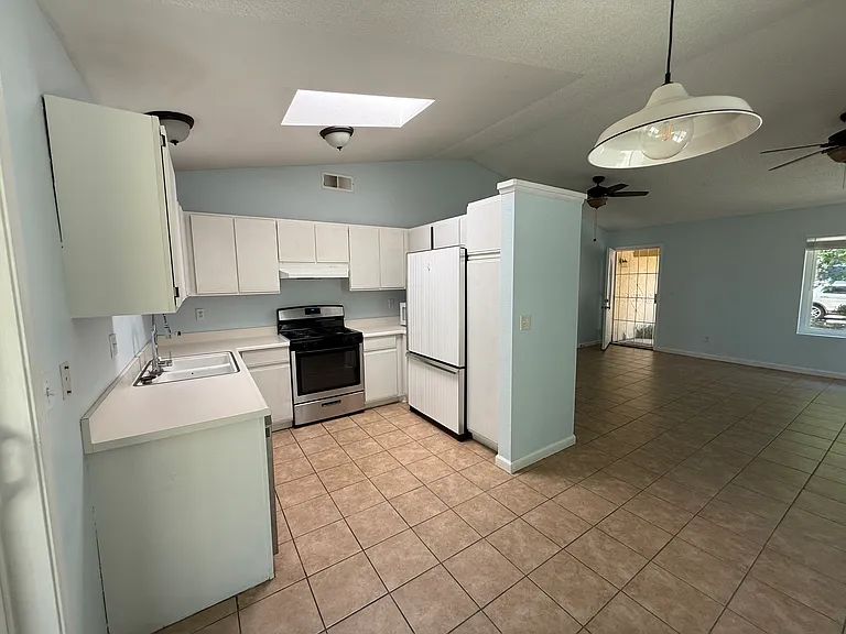 1224 Alder Ave — Photo 4