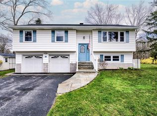 23 Sidney Ln, Wappingers Falls, NY 12590