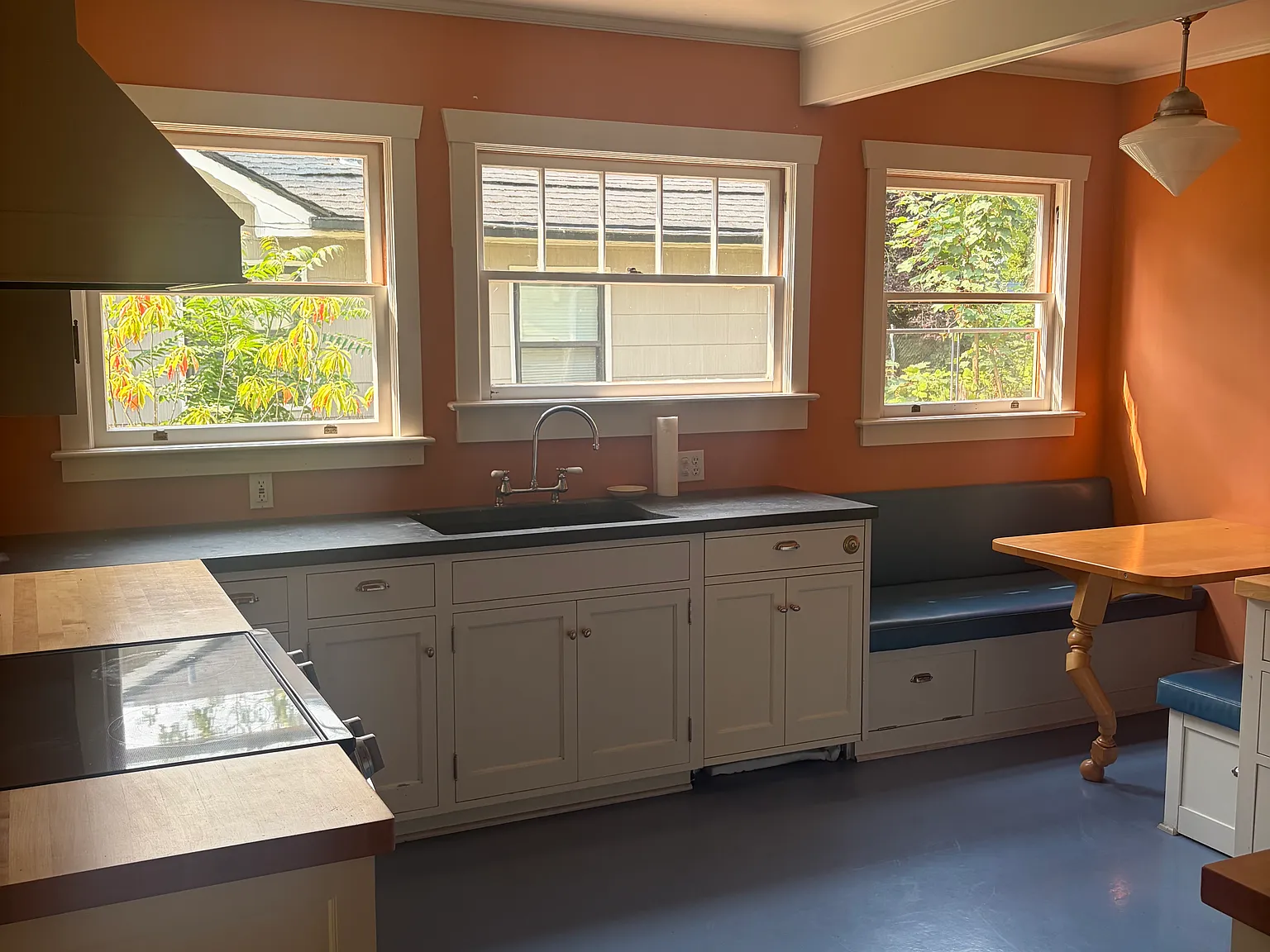 4 bed, 2200 sqft, $4,000 — Photo 4