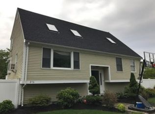 216 Beaver Dam Rd, Plymouth, MA 02360