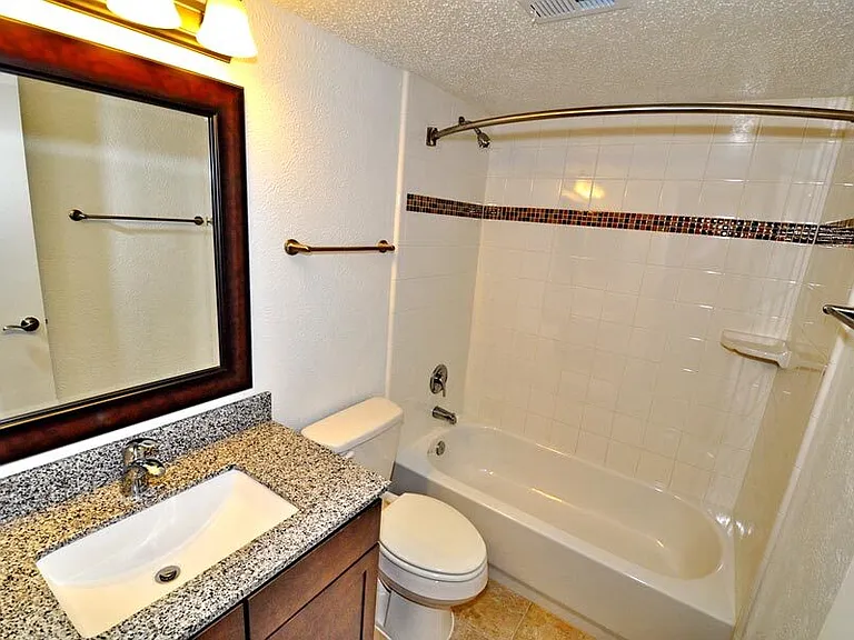 Everwood Apartments — Photo 15