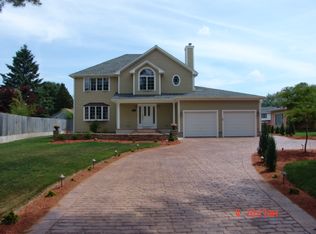 8 Howard St, Dartmouth, MA 02747