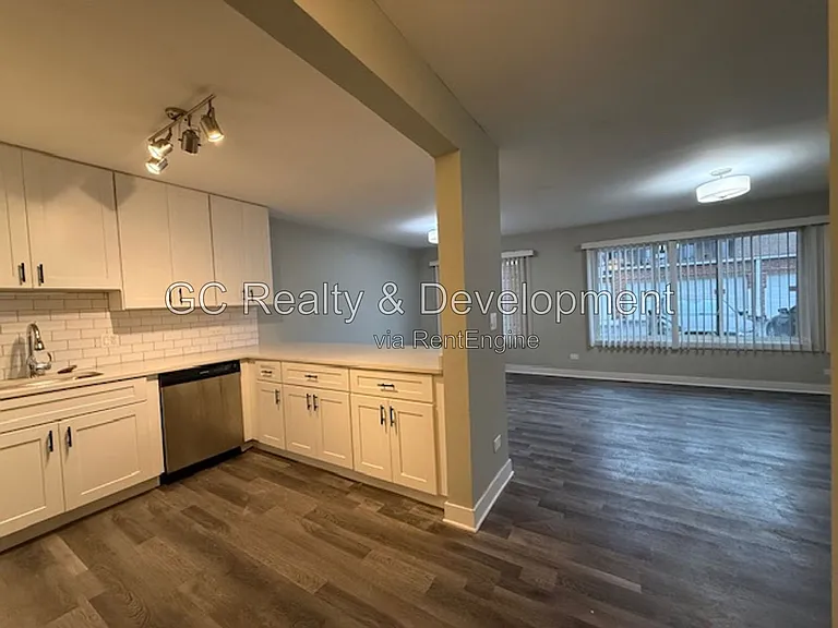 800 Graceland Ave #105 — Photo 3