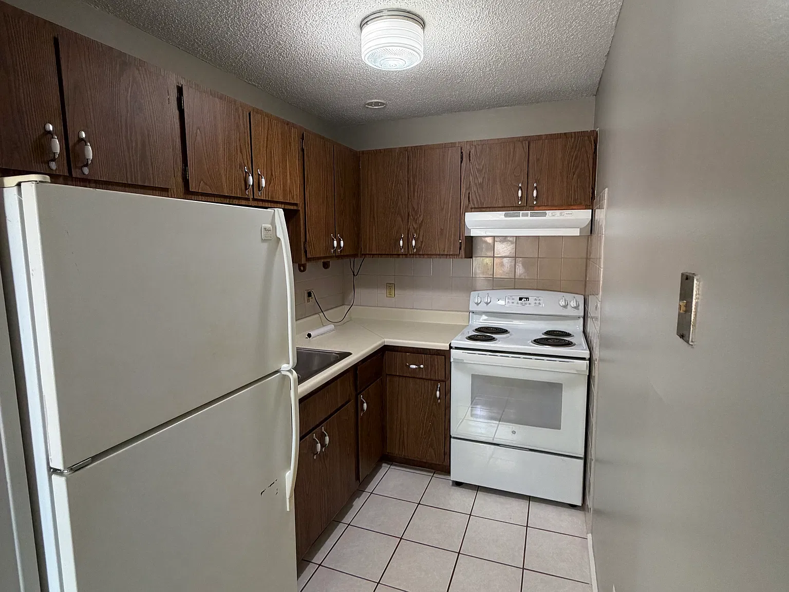 1 bed, 600 sqft, $900 — Photo 3