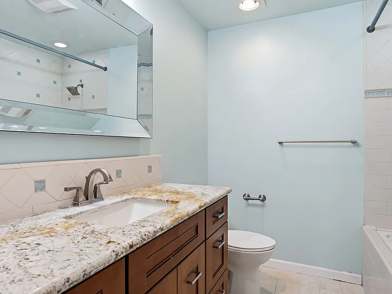 2063 Village Ln — Photo 16