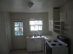 3rd image of 1602 Duncan Ave