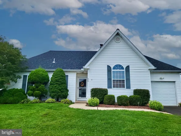 460 Stanford Rd, Fairless Hills, PA 19030