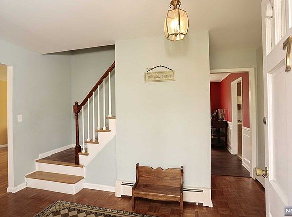 2nd image of 7 Ellen Ct