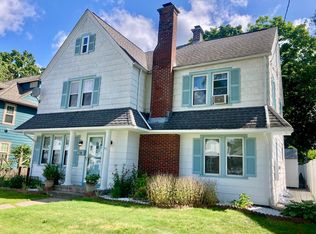 19 Eton St, Springfield, MA 01108