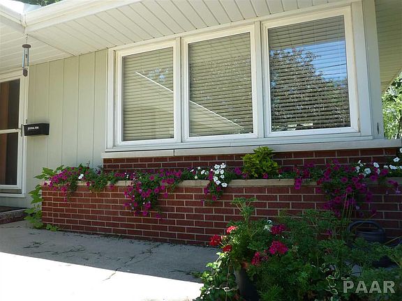 3rd image of 333 E Glen Ave