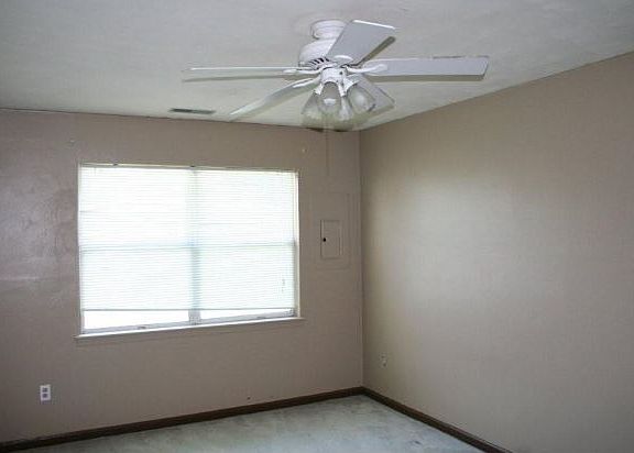 3rd image of 2148 Bloomsbury Ln